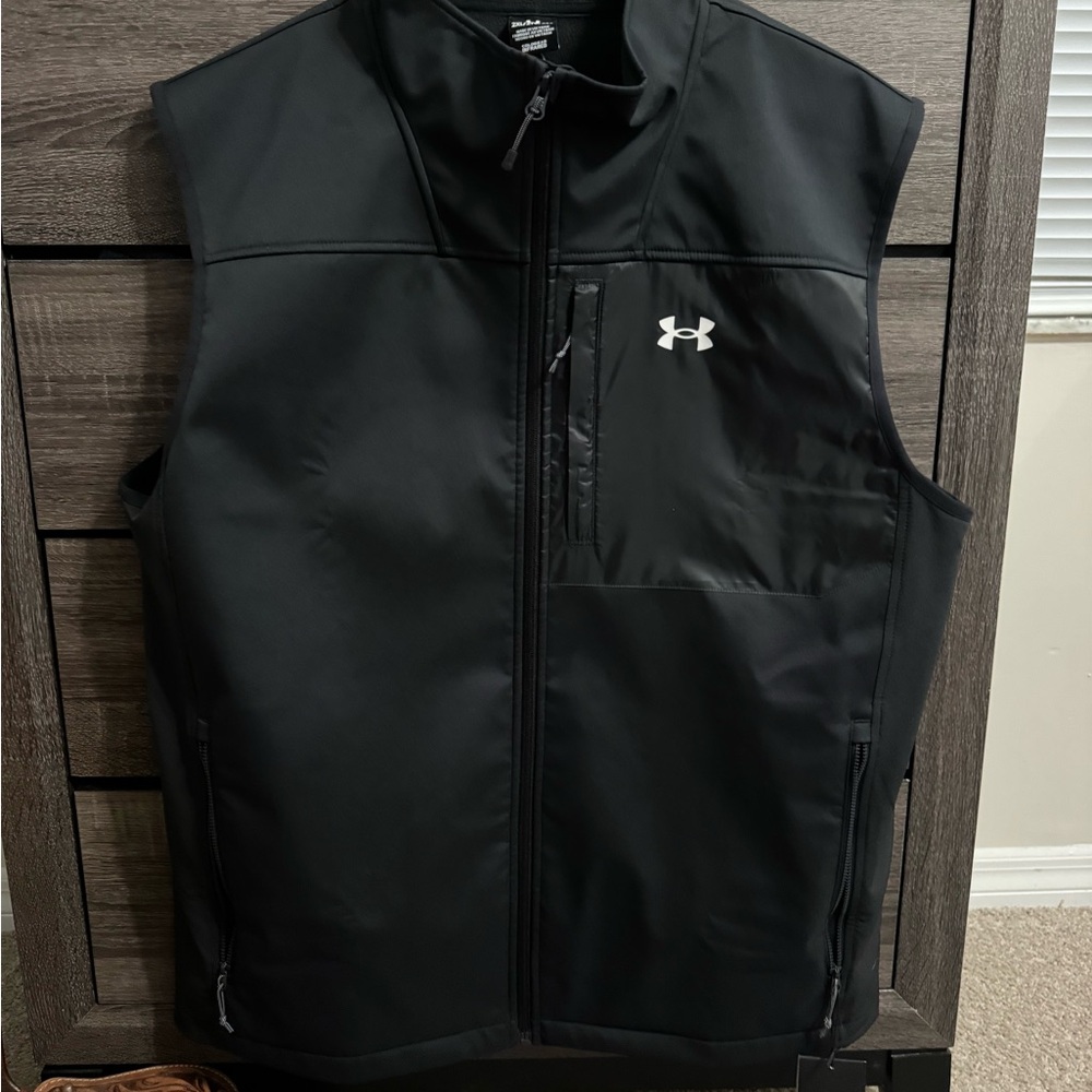 NWT Under Armour Black Vest